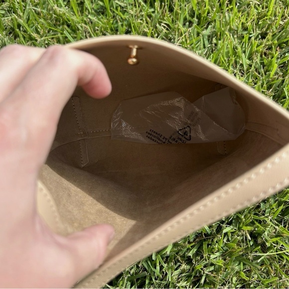 Samara NWOT Tan Vegan Leather Crossbody Bag Small Size 8”x8” - Picture 6 of 6